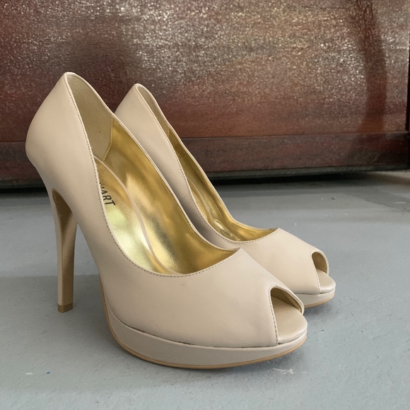 Ivory peep toe Colin Stewart pumps - Picture 1 of 4